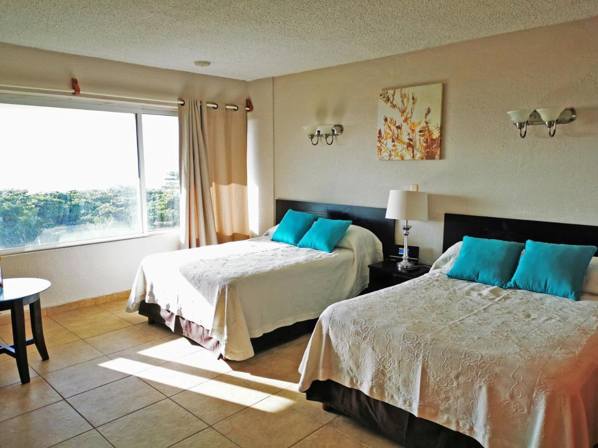 Brisas Beachfront Studios In Hotel Zone Cancún Exterior foto