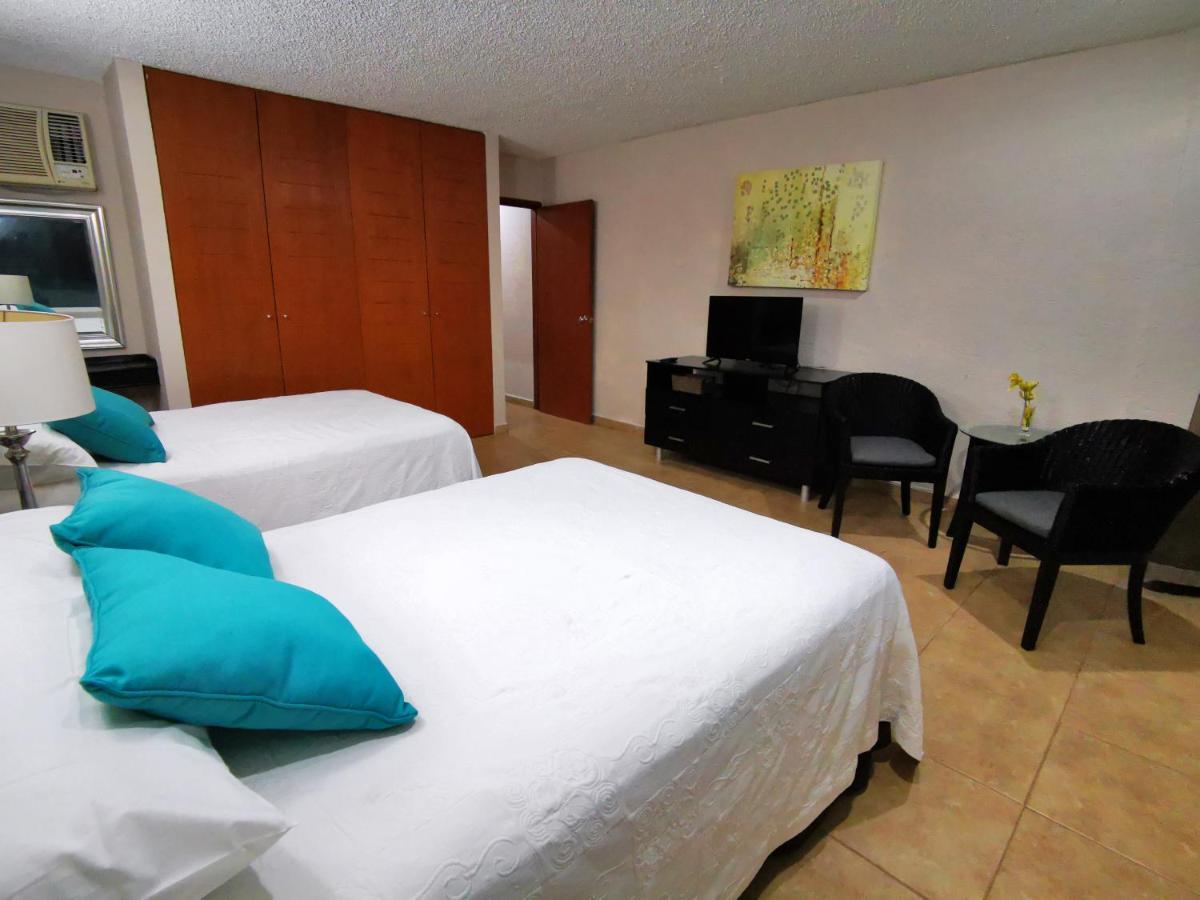 Brisas Beachfront Studios In Hotel Zone Cancún Exterior foto